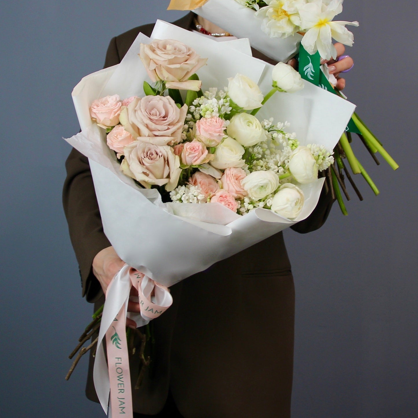 pink bouquet delivery in Genoa Portofino