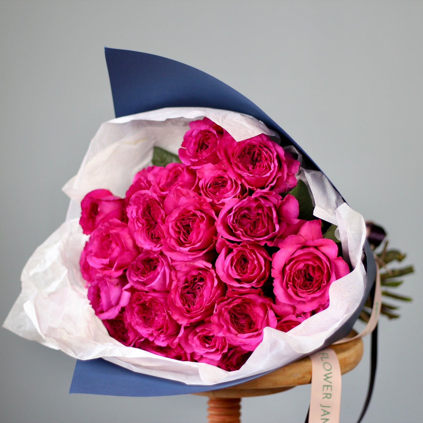 bouquet of roses delivery in Genoa liguria portofino