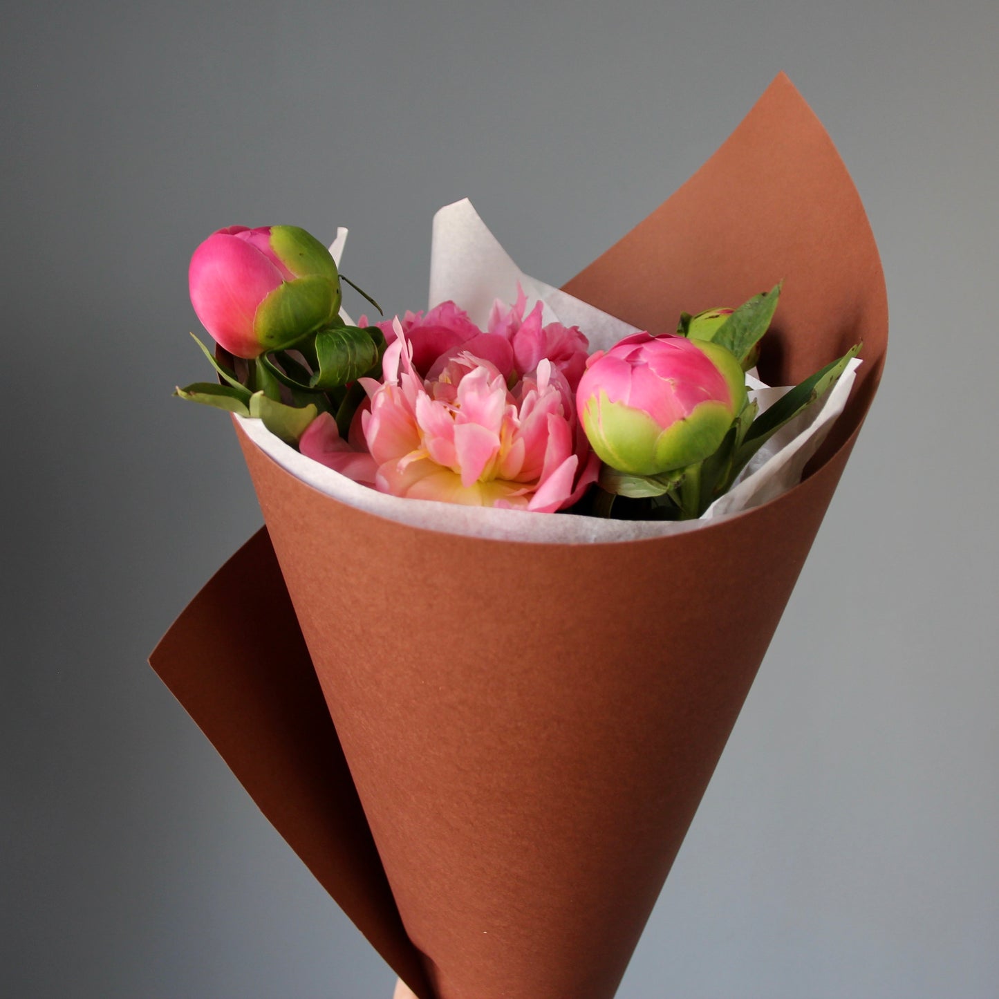 bouquet of peonies delivery in Genoa liguria