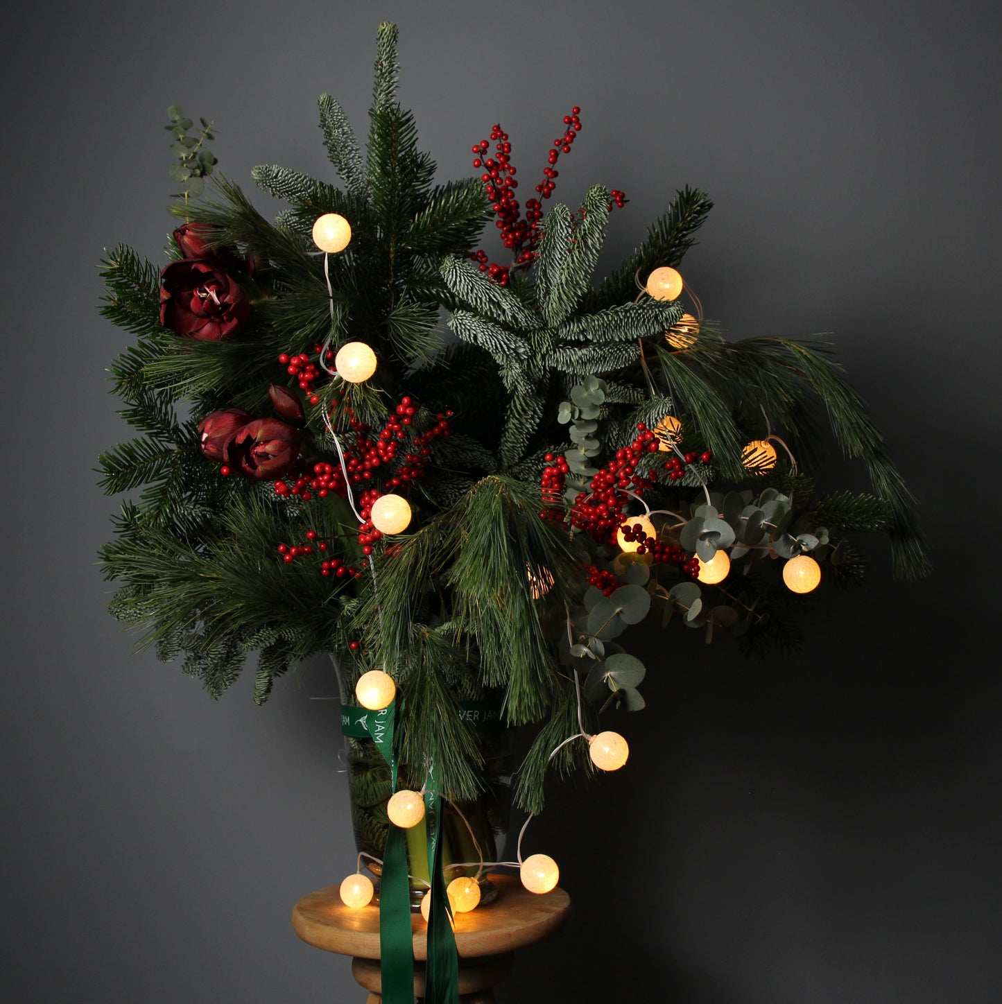 Christmas amarilius bouquet in Genoa