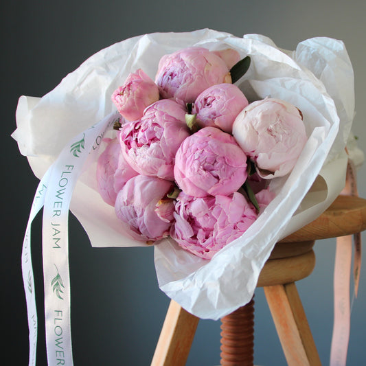 flower shop in Genoa pink peonies