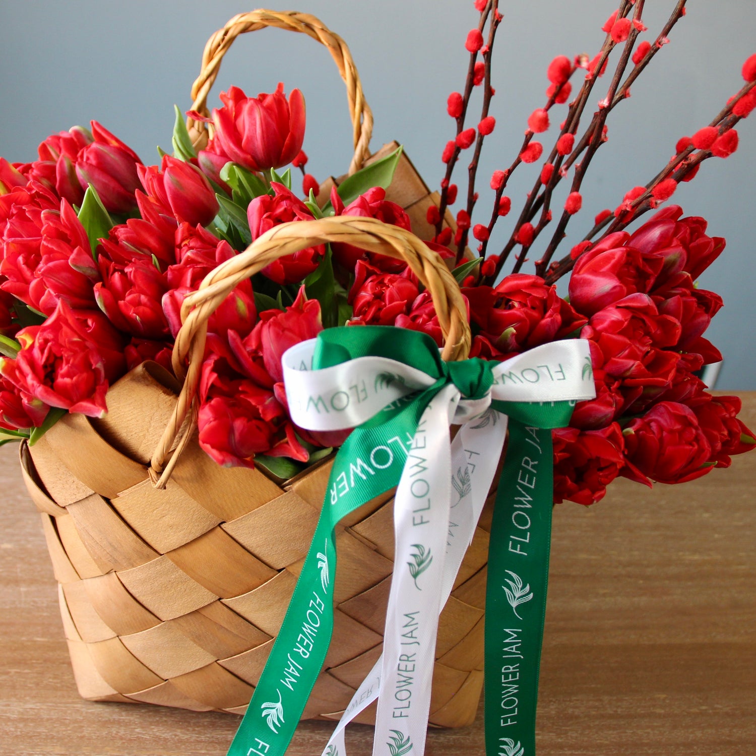 red tulips flowers delivery in Genoa Liguria French Riviera