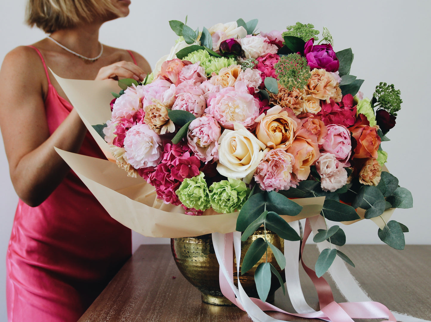 big bouquet delivery in Genoa 