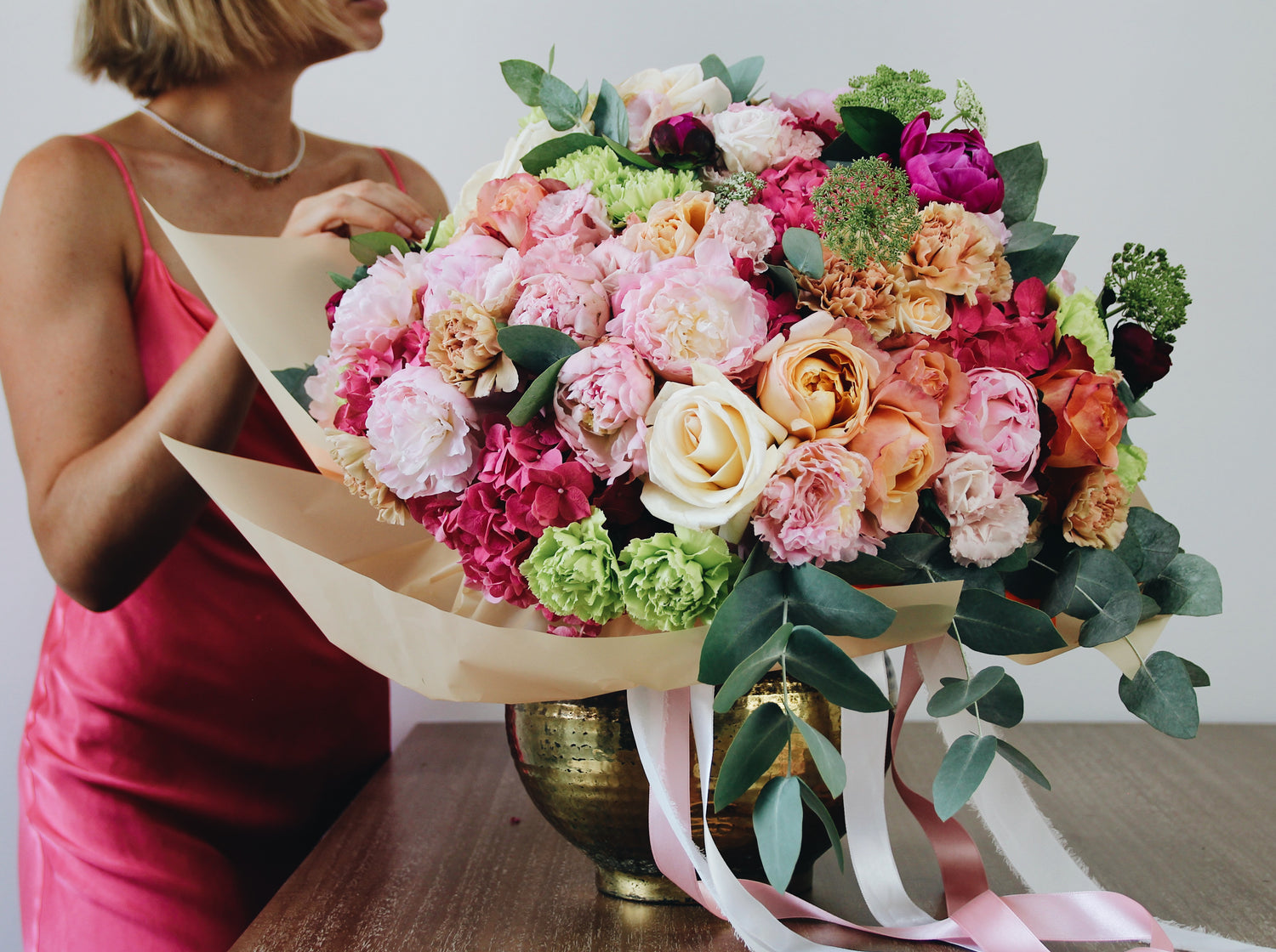big bouquet delivery in Genoa