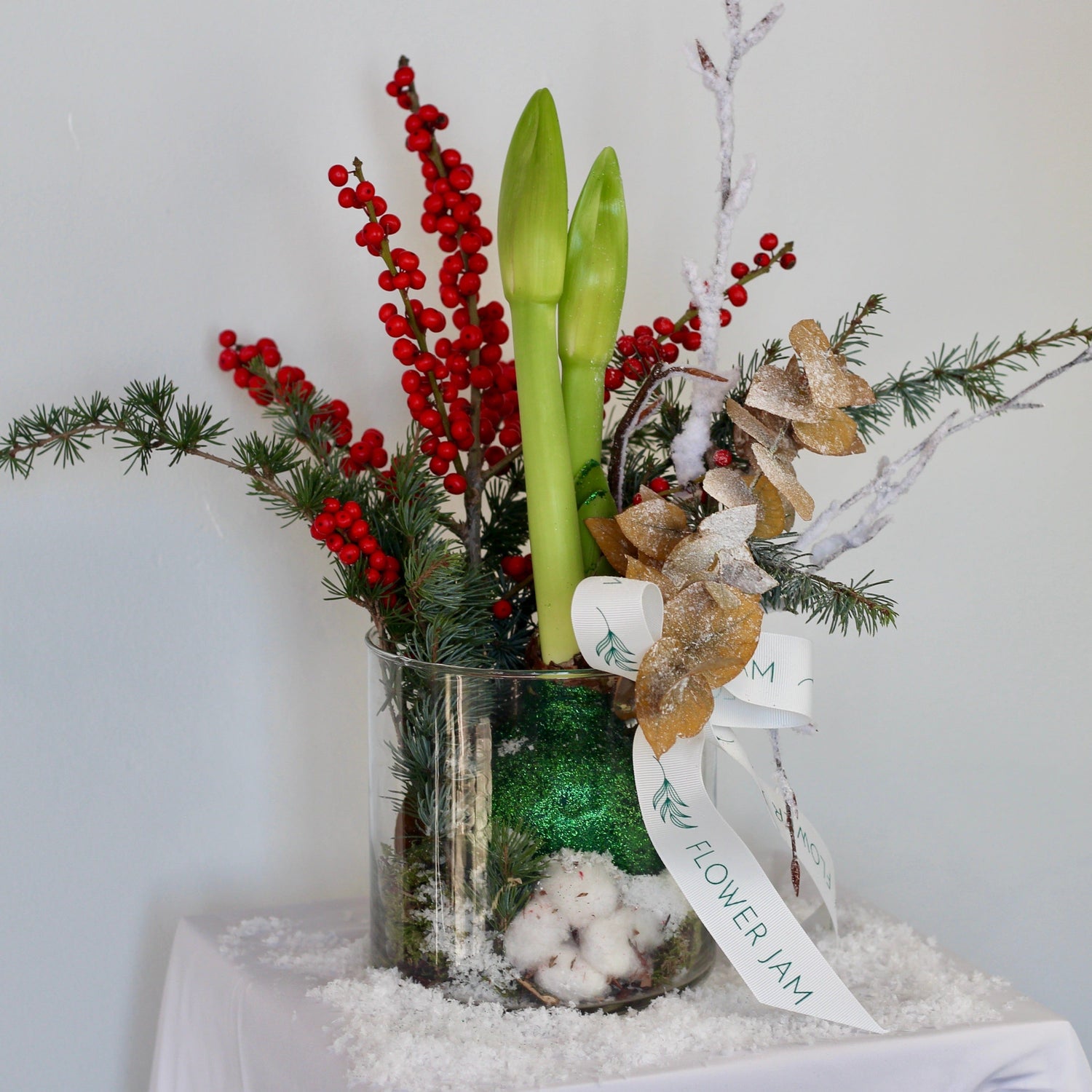 winter composition in a vase product_type