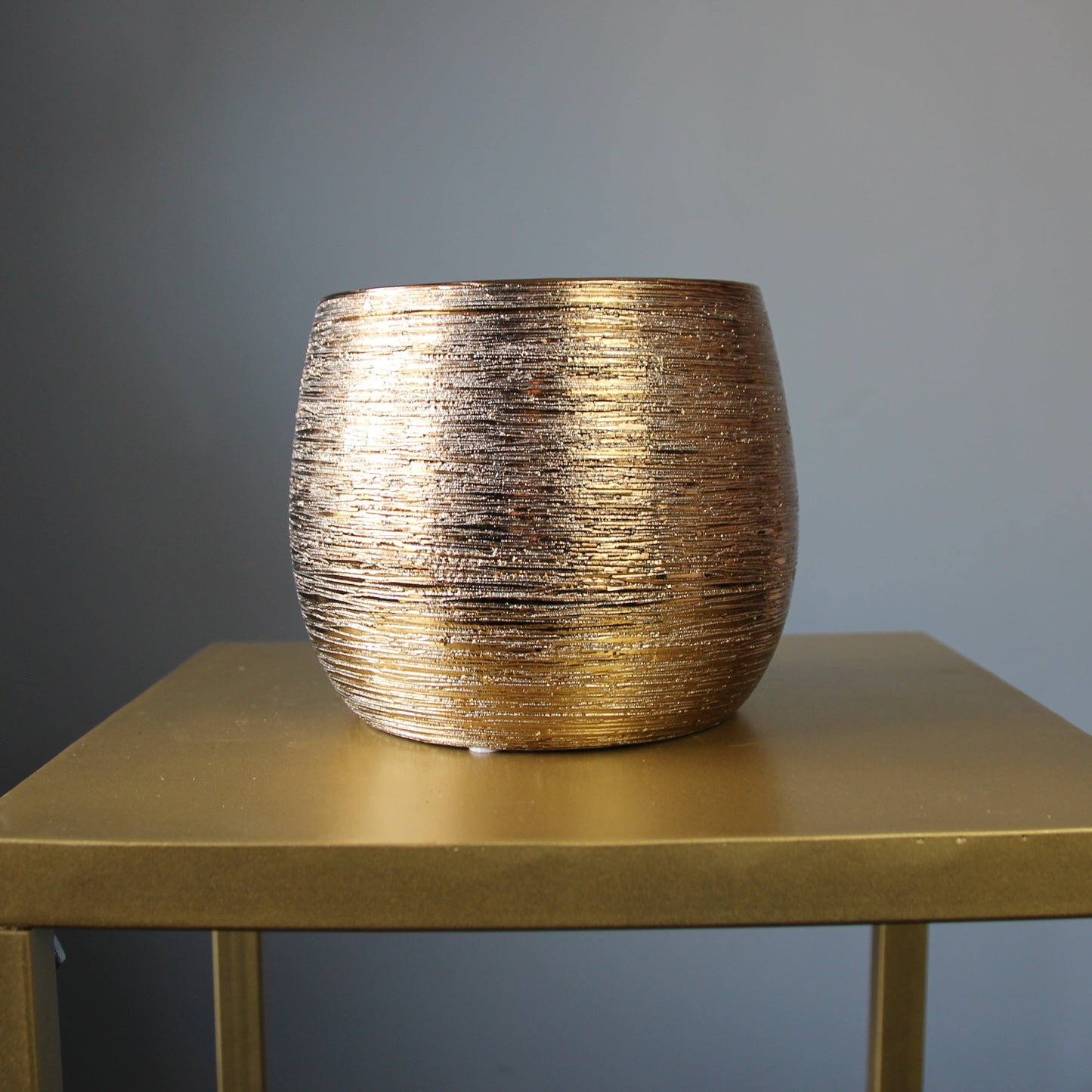 gold vase gift in Genoa Vases