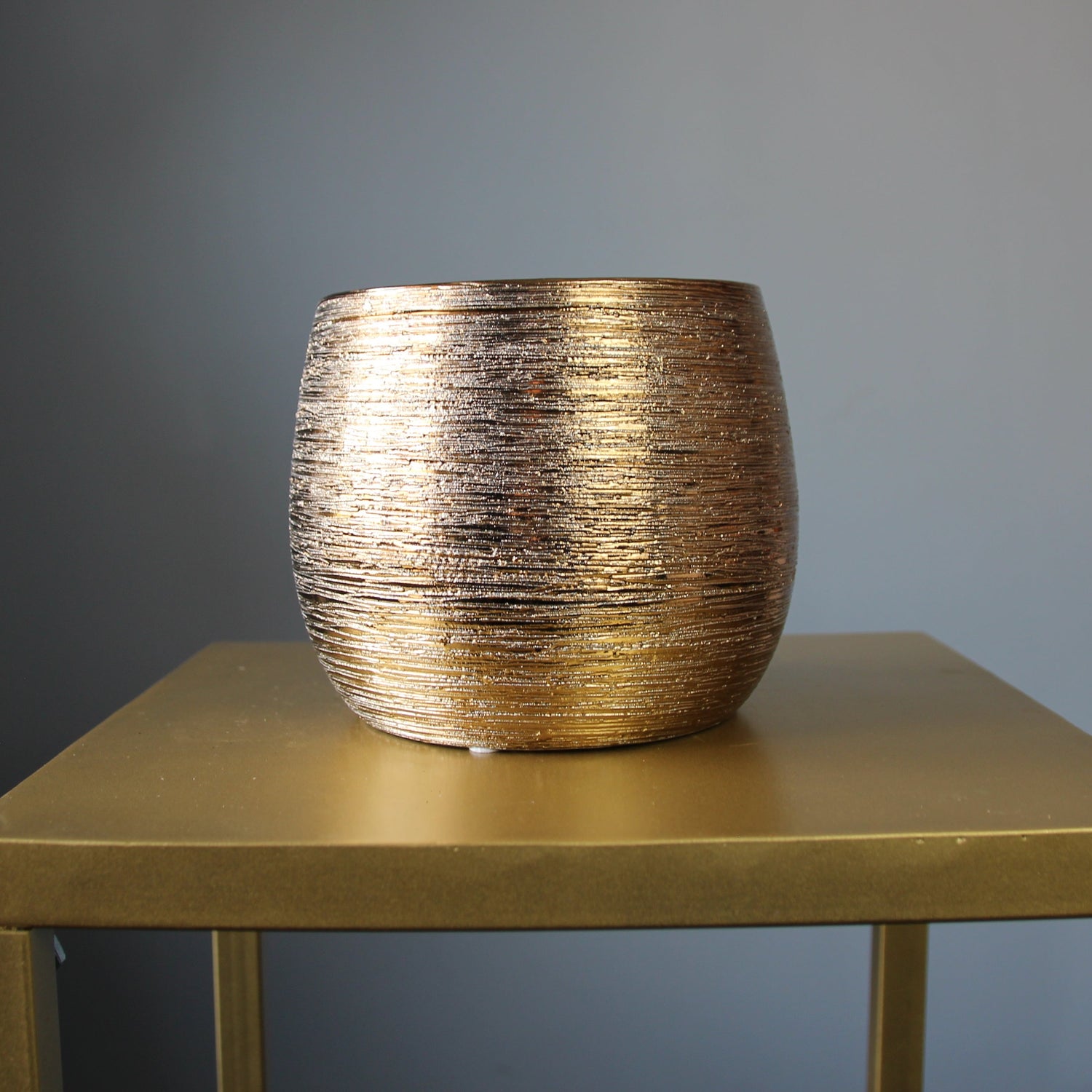 gold vase gift in Genoa Vases