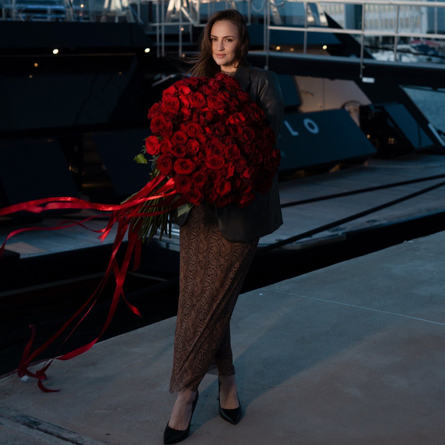 laxury red roses delivery in genova