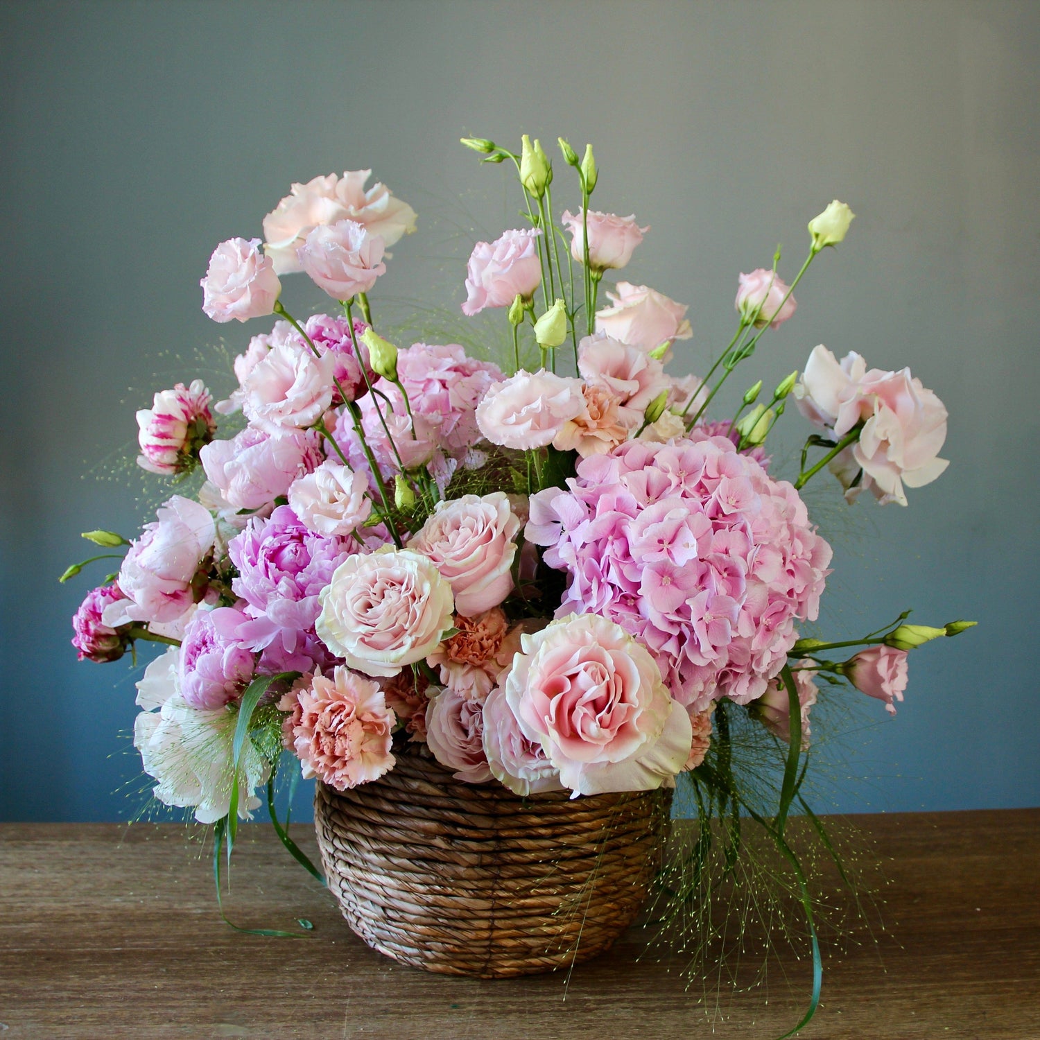 flowers in a box genova  Flowers in a basket