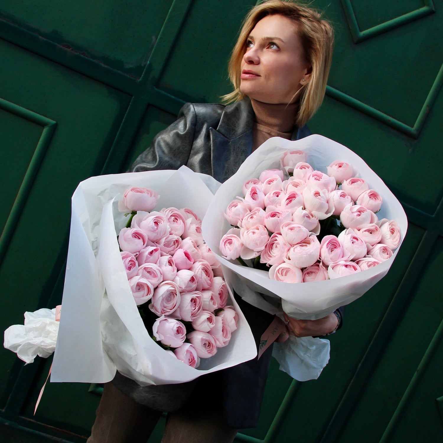 pink bouquet of flowers delivery genova