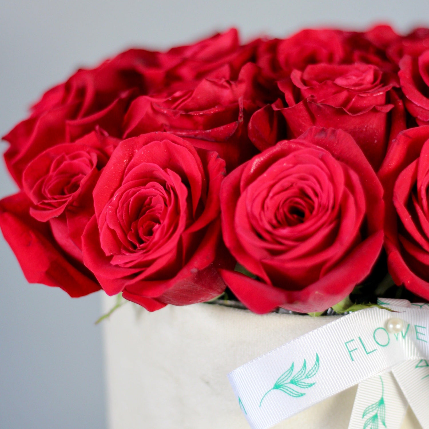 red roses delivery genova FLOWERS IN A BOX