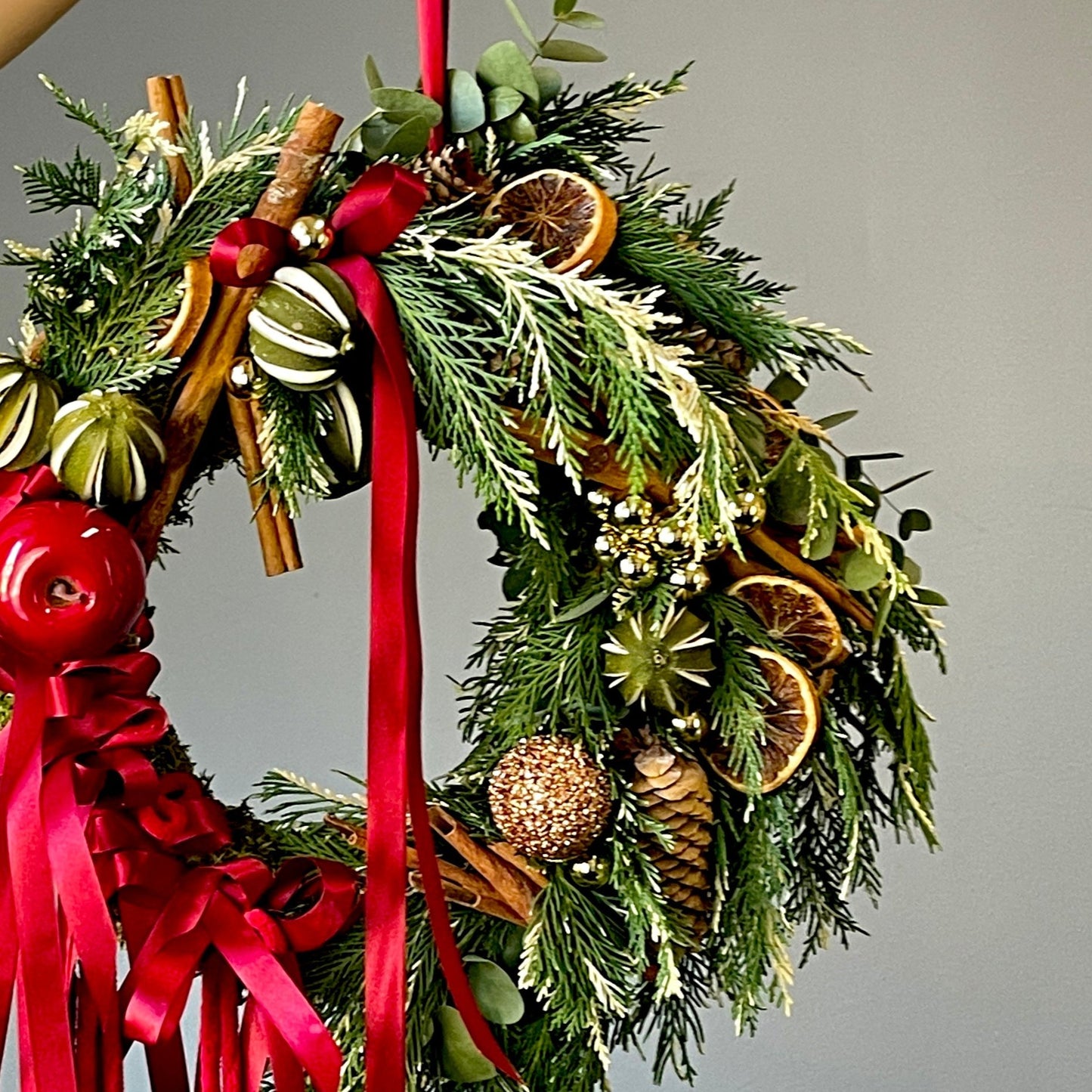 send a gift Genoa Flower Composition