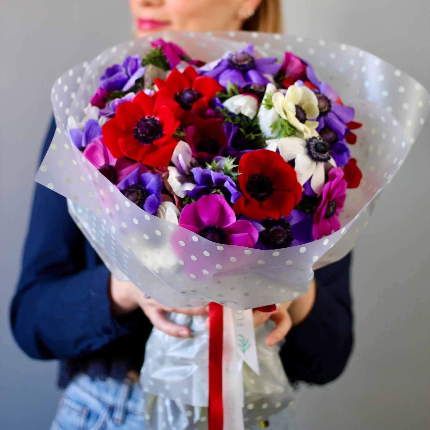 bouqet of coloful anemones