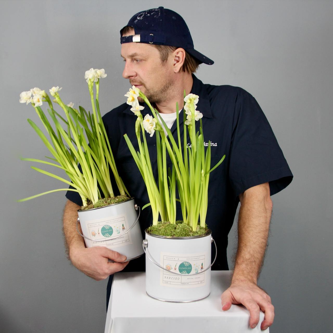 Bridal Crown narcissus flowers in a medium-sized bucket product_type