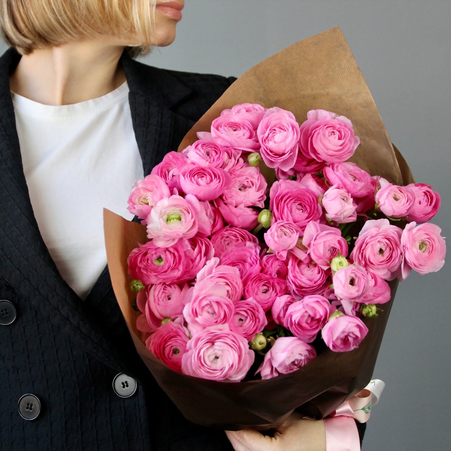 pink ranunculus bouquet in genova