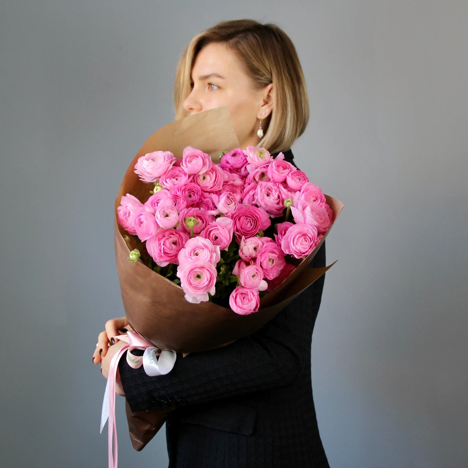 pink ranunculus delivery in genova Flowers