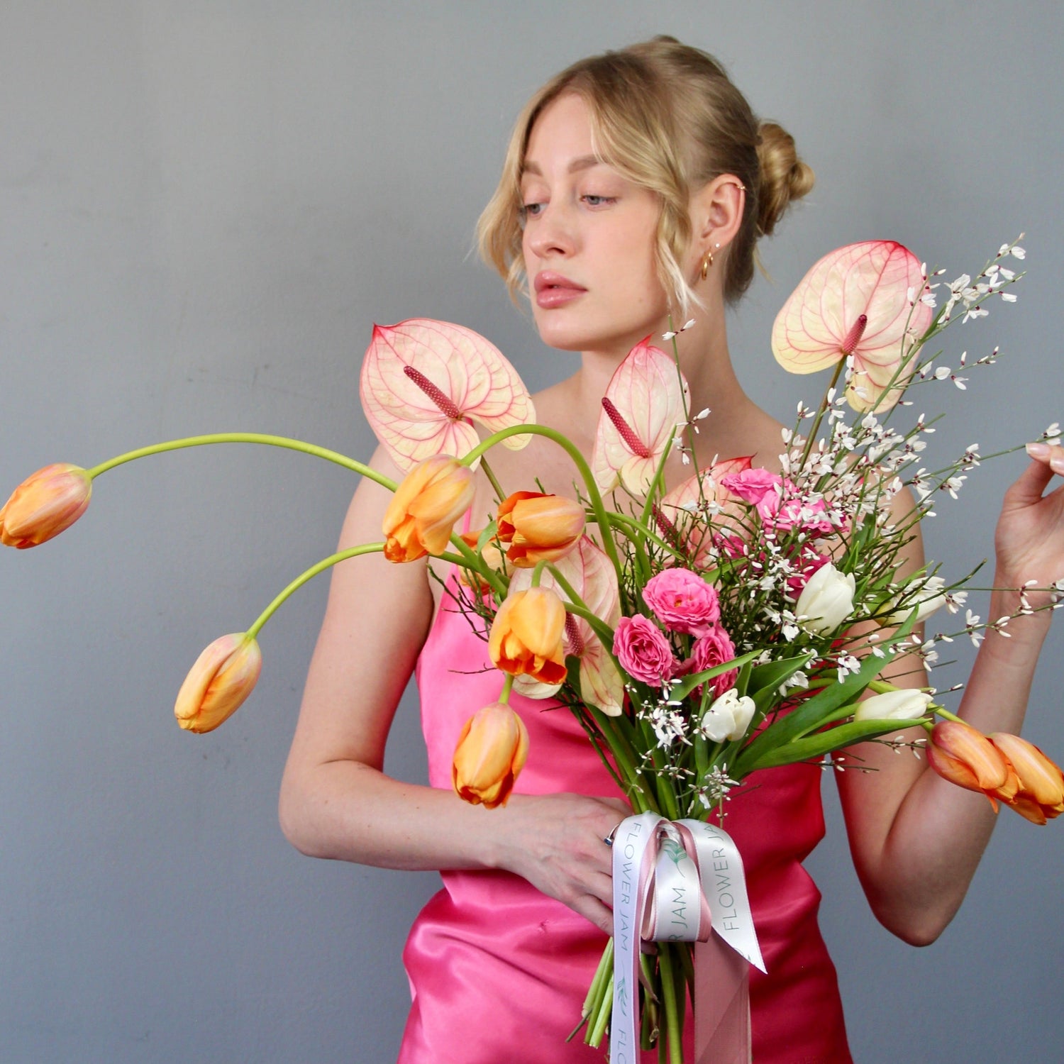 Pink dress blonde with fashion bridal bouquet Bouquet of Flowers