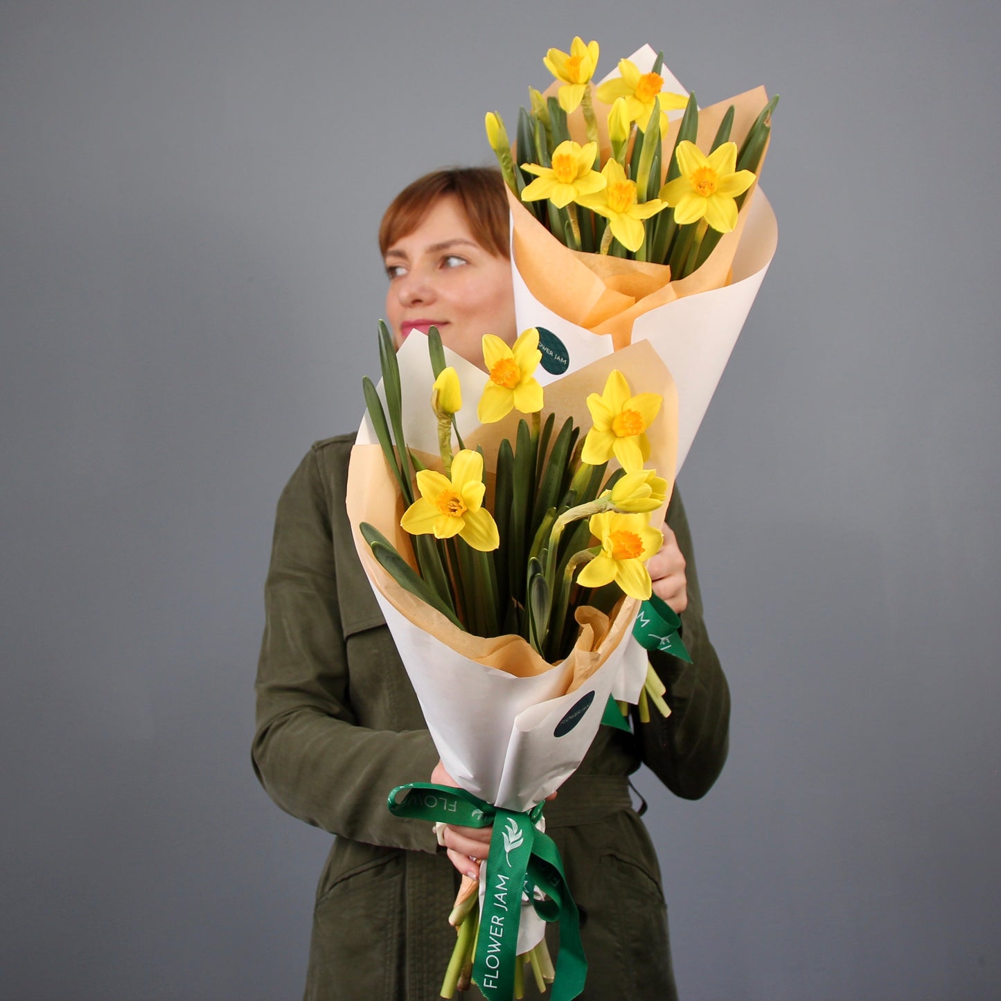 bouquet of narcissus yellow spring flowers delivery in Genoa 