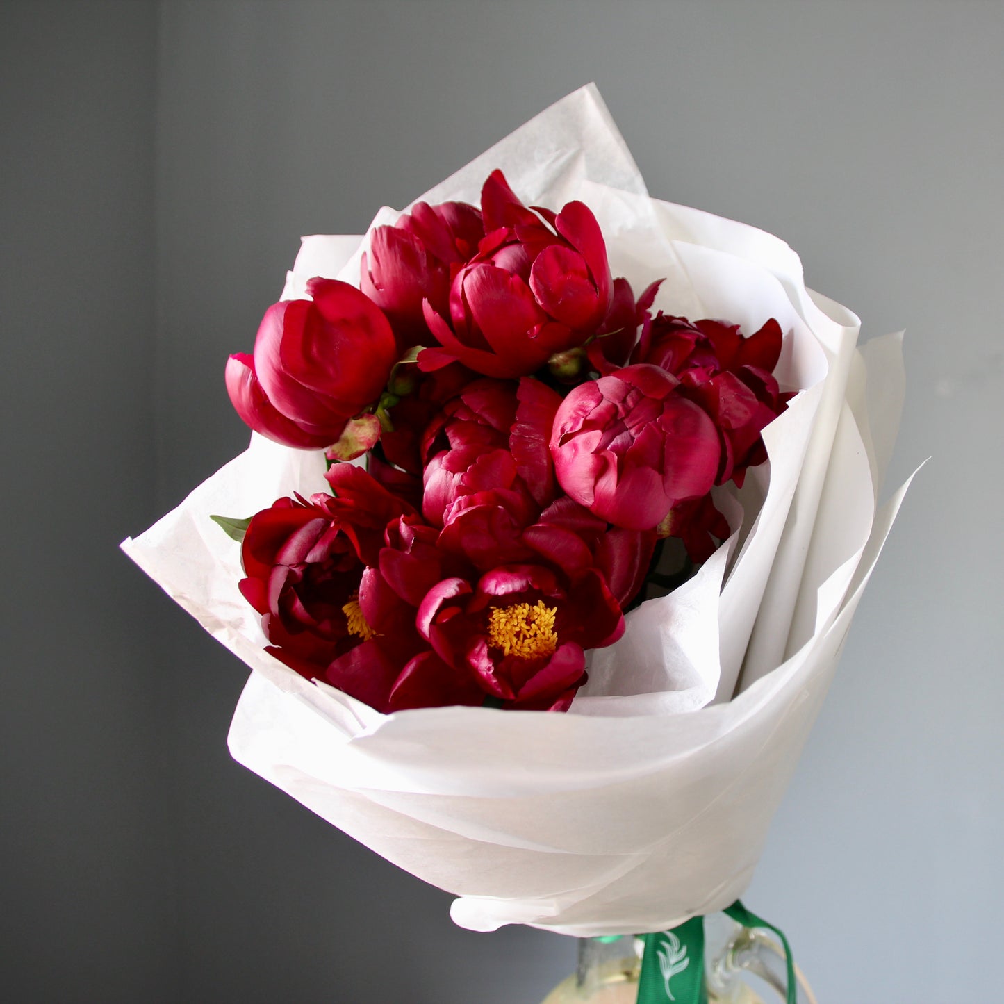 send flowers Genoa Liguria  Peonies