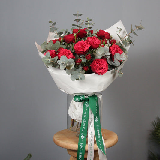 Red roses send to Genoa bouquet of roses